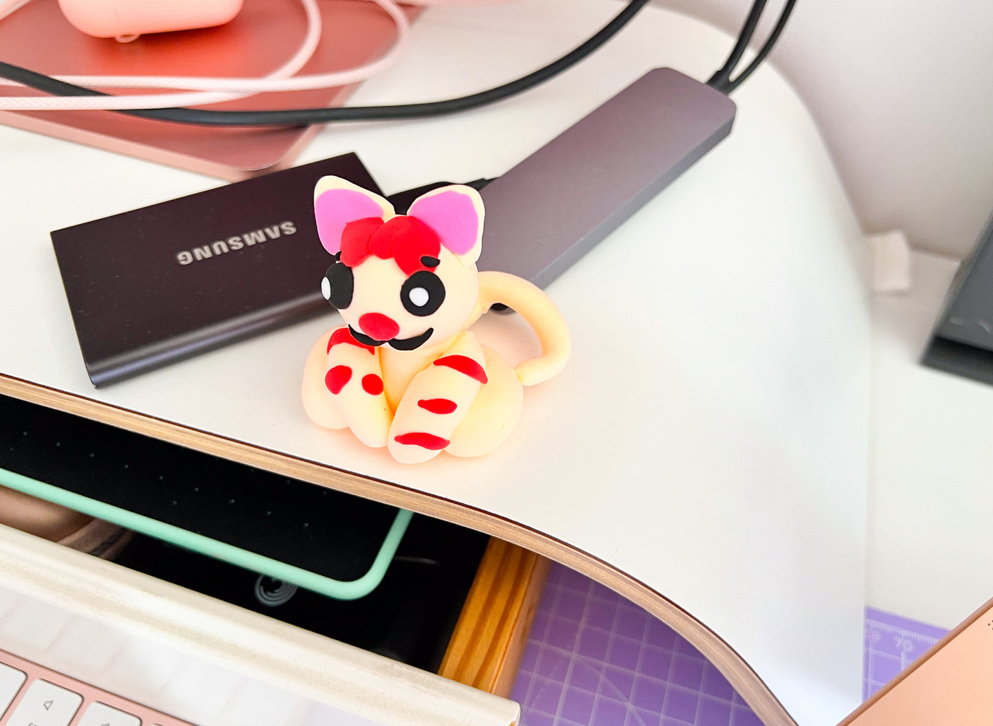 Kitten Desk Friend