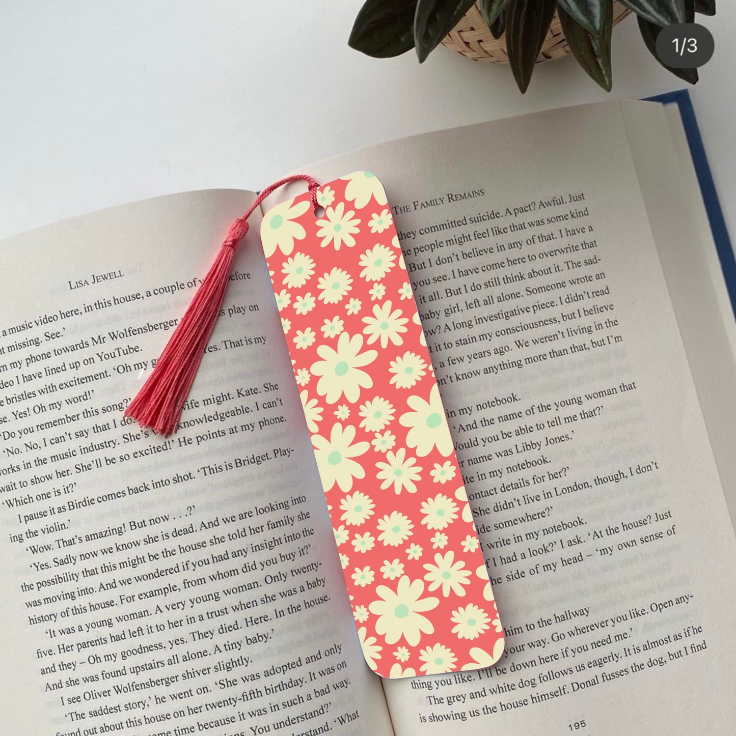 Daisy Pattern Bookmark